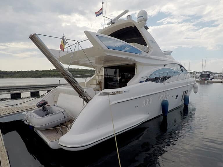 Azimut 58