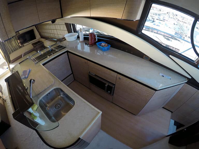 Azimut 58