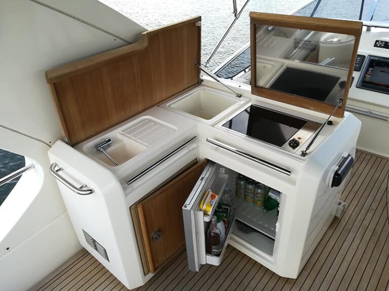 Azimut 58