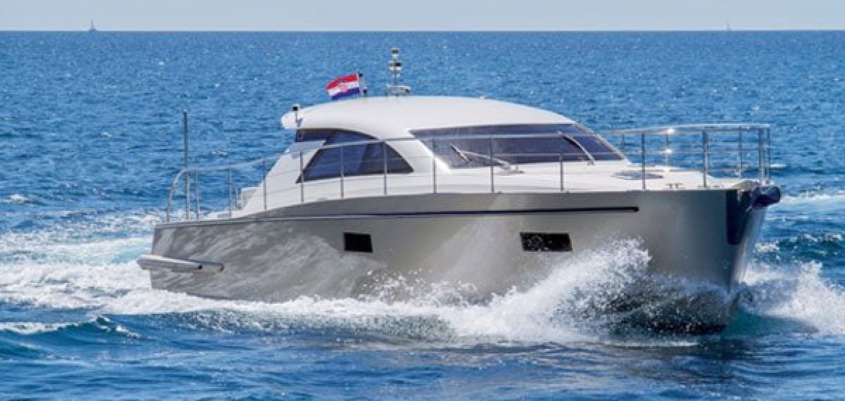 Cyrus 13.8 Hardtop (3)